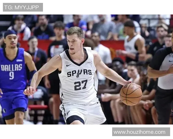 尼克斯迎来三连胜，新星崛起赢得球迷热烈欢呼